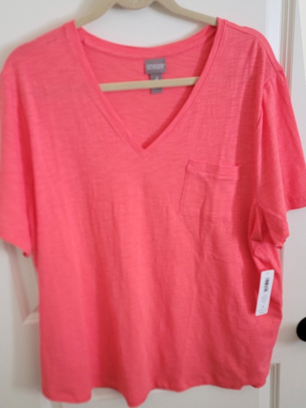 NWT Chico's size 4 (xl - xxl) Vibrant Coral Short Sleeve V-Neck Tee Coral Orange